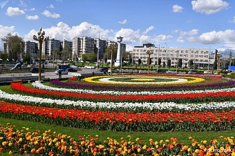 в узбекистане открыты  23 сада для отдыха населения