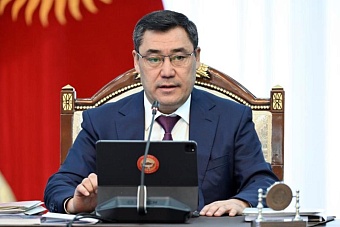 Президент Киргизии: «У нас, когда речь заходит о тое, то сразу приглашают по 500-1000 человек. Это все видит обычный народ»