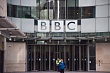 глава би-би-си ушел в отставку после того, как разоблачили ложь его журналистов