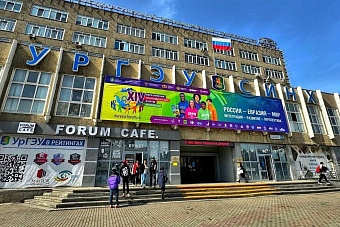 «Выжившие после украинских бомбежек просто просят воды и хлеба, а в Индии все устали от новостей Би-Би-Си»