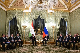 путин наградил рахмона и принял приглашение посетить таджикистан