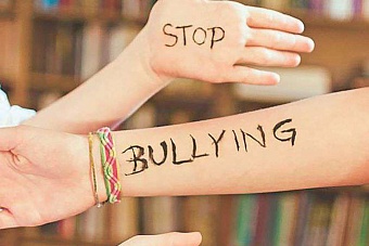 школа выживания: в казахстане начнут бороться с травлей детей в интернете