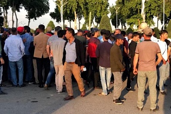 В России открыли горячую линию для трудовых мигрантов из Таджикистана (номера телефонов, регионы)