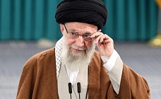 Иран вспоминает погибшего Аятоллу Хаменеи: хроника войны на Ближнем Востоке (11 апреля 2026)