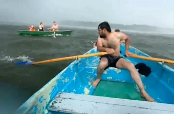 героизм мигрантов: таджики спасли тонувших детей в россии
