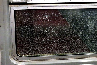 в кыргызстане неизвестные забросали камнями поезд с туристами из стран ес