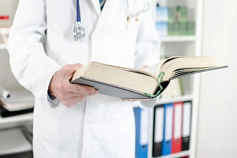 в казахстане предлагают обучать врачей не менее 7 лет