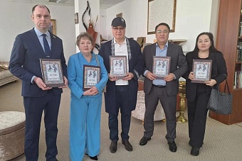  В Астане представили издание «Конька-Горбунка» на двух языках