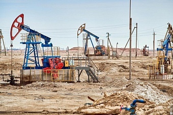казахстан не выполнил обязательства по сокращению добычи нефти