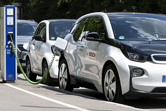 До 1 сентября 2025 года в Душанбе все такси должны перейти на использование электромобилей