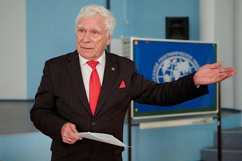 Как 76-летний ученый, имея при себе только фотоаппарат, выжил на необитаемом острове в Каспийском море