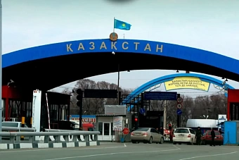 из-за паводков на границе казахстана с россией скопились фуры: движение могут ограничить