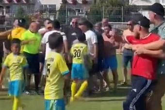 дети из казахстана и узбекистана подверглись нападениям и оскорблениями на соревнованиях по футболу в болгарии