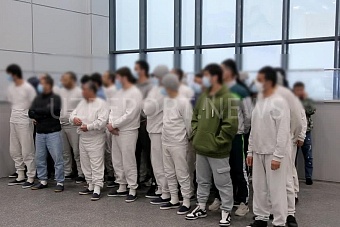 США депортировали на родину 74 гражданина Узбекистана