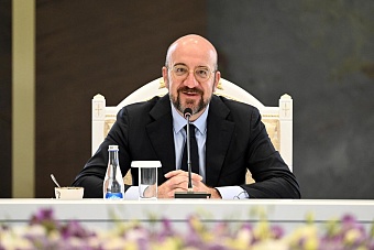 Визитер с улыбкой чеширского кота: ноль подписанных соглашений в Киргизии 