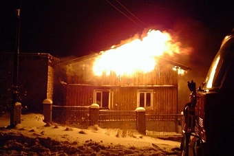 жители киргизии окажут помощь семье с 11 детьми, у которой сгорел дом