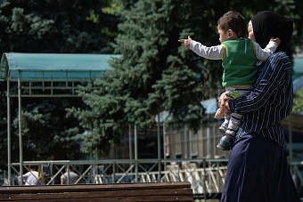 жара и солнце ожидаются в центральной азии в понедельник, 19 мая 2025