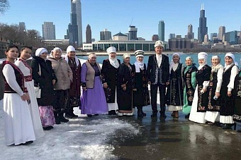 в чикаго прошел флешмоб посвященный киргизскому языку