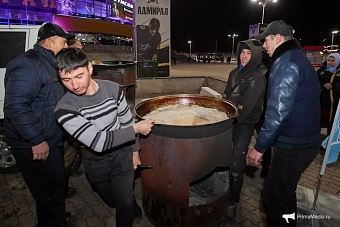 бесплатный плов и сувениры привезла во владивосток делегация из узбекистана