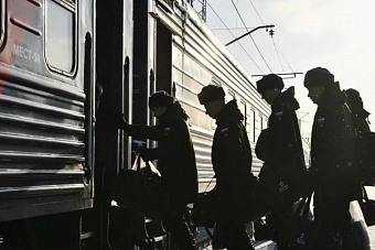 госдума рф приняла закон о едином реестре военнообязанных и запрете уклонистам выезда за границу