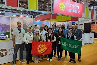 кыргызстанка поразила своими танцами гостей выставки itb asia в сингапуре (видео)