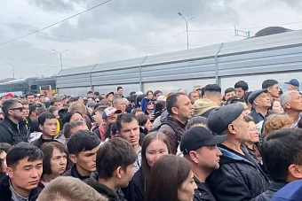 Коллапс на границе: на пунктах пропуска Казахстана и Узбекистана образовались огромные очереди