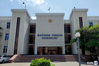 отправили в нокаут: в узбекистане чиновник избил директора колледжа за срыв подписки на газеты