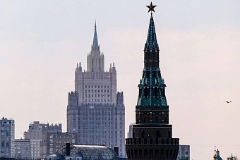 мария захарова: «запад аплодирует стоя любым попыткам киевского режима по уничтожению крымского моста, по уничтожению россиян»