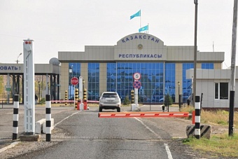 казахстан ввел «электронное окно» для грузовиков на границе с россией