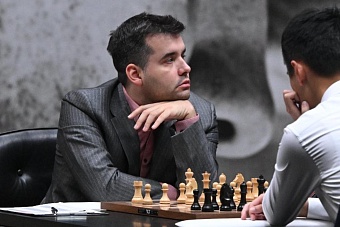 российский шахматист обыграл китайского гроссмейстера в пятой партии матча за титул чемпиона мира