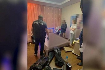 в казахстане полицейские накрыли опг, работающую порноиндустрии