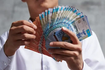 Нищающий Казахстан: жители страны все чаще попадают в долговую кабалу