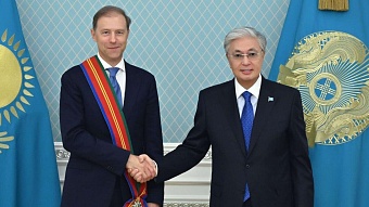 перед разговором с путиным: президент казахстана встретился с первым вице-премьером россии