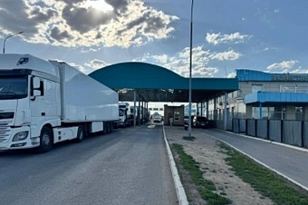 казахстан ввел суточный лимит на пересечение границы с россией для защиты рынка топлива