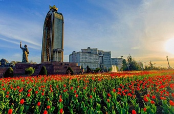 какая погода ожидается в центральной азии в понедельник, 12 мая 2025