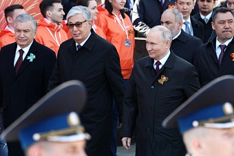 «Важно, что сегодня в Москве собрались лидеры СНГ, вижу в этом благодарное отношение к подвигу наших предков. Они вместе сражались и вместе победили»