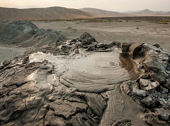 в туркмении начал извергаться грязевой вулкан акпатлавук