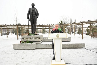 в алматы открыли памятник ататюрку