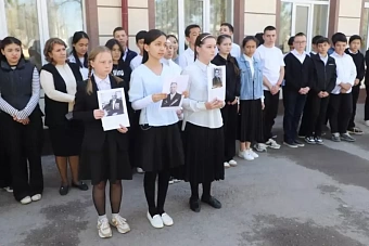 «сад памяти» расцветает в узбекистане: школьники высаживают деревья в честь ветеранов