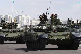 жителей казахстана попросили не бояться колонн с военной техникой в течение августа и сентября