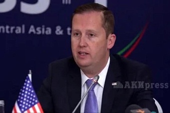 Золотая клетка для Кыргызстана: зачем в Бишкек приезжал спецпосланник Трампа