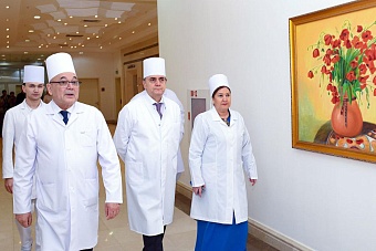 в ашхабад прилетела делегация российских врачей