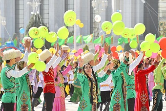 Туркменистан отмечает День независимости и принимает поздравления мировых лидеров