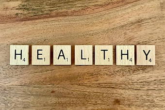 Что происходит с женскими гормонами в течение месяца и как это влияет на самочувствие