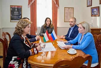 Министры культуры РФ и Таджикистана обсудили поддержку русских театров
