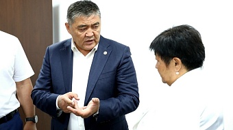 ташиев призвал учителей быть безупречным примером: «не курите, не пейте — вы формируете будущее»