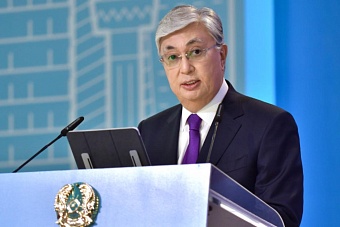 одной из школ бишкека присвоено имя отца касым-жомарта токаева