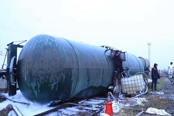 в оше на нефтебазе перевернулись 3 цистерны с бензином