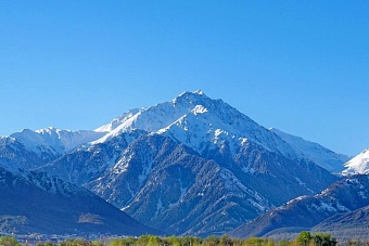 спасатели казахстана нашли в горах потерявшихся туристов из латвии