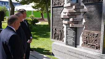 в ташкенте открыта мемориальная плита в честь советского героя-танкиста 